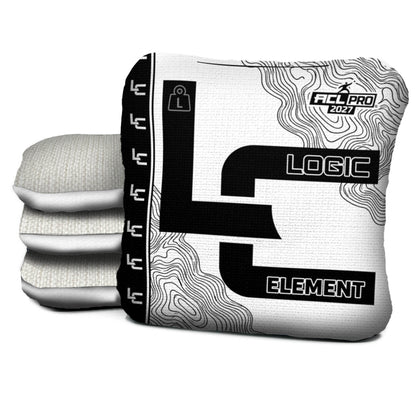 Contour WHITE BLACK element L ACL PRO cornhole bags with Parchment carpet